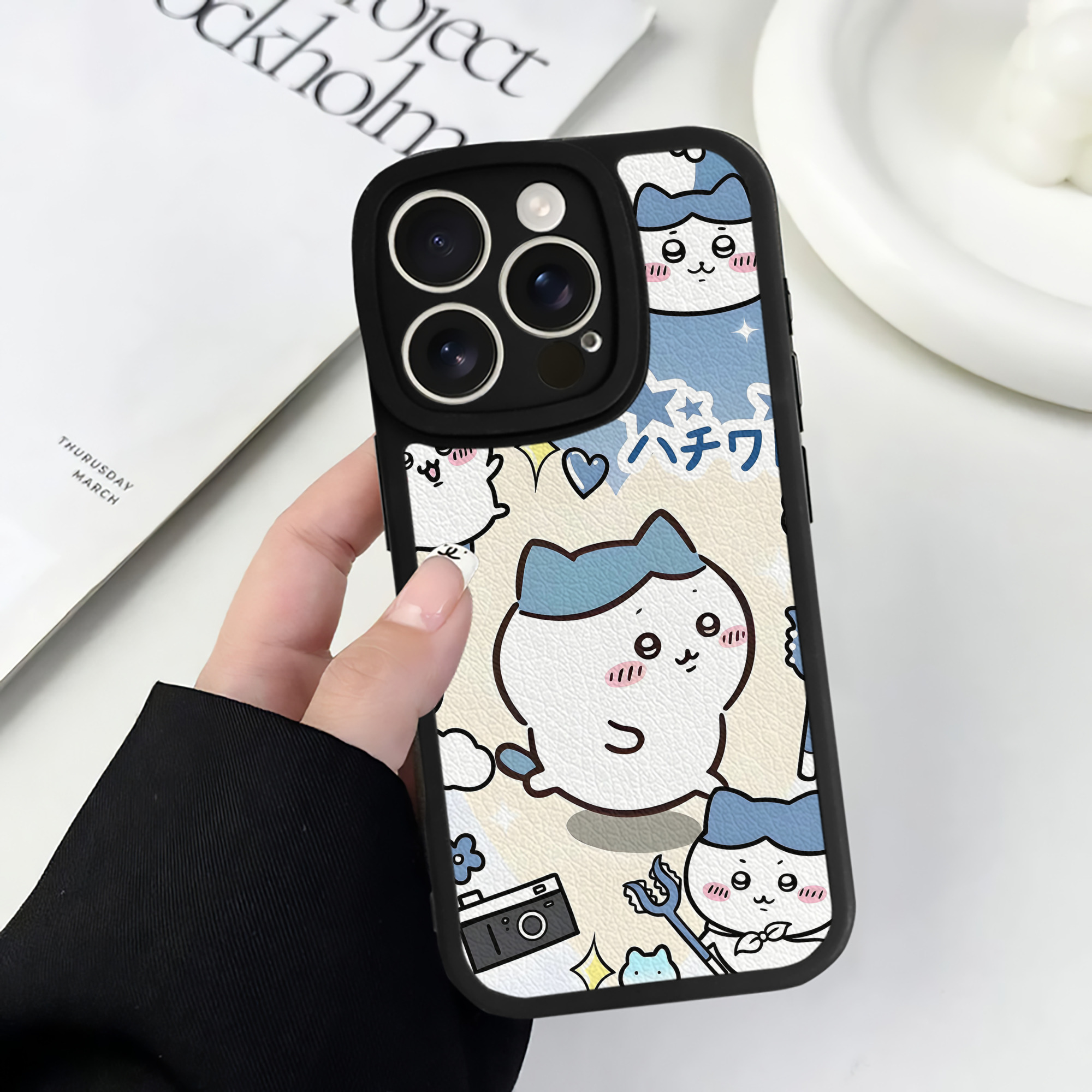 （画像用） ちいかわ Chii-kawa 【iPhone 16シリーズ対応】シリコンスマホケース（レザー調） 材質：シリコン
